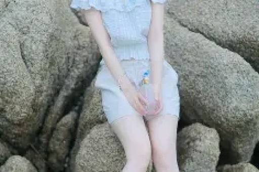 继倪妮之后赵露思也耍大牌把助理当丫鬟使！刘德华都看不下去嗤之以鼻！